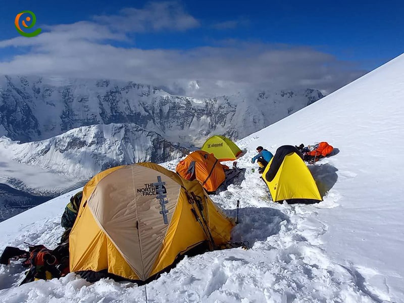 کمپ 4 قله کمونیزم و صعود به قله کمونیزم با دکوول و با آرش کریم زاده